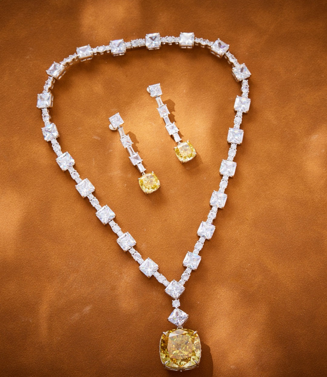 Golden Splendor Diamond Set