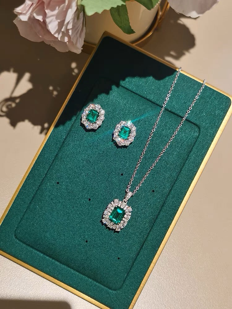 2.2ct Emerald Oasis Diamond Pendant, Earrings Set