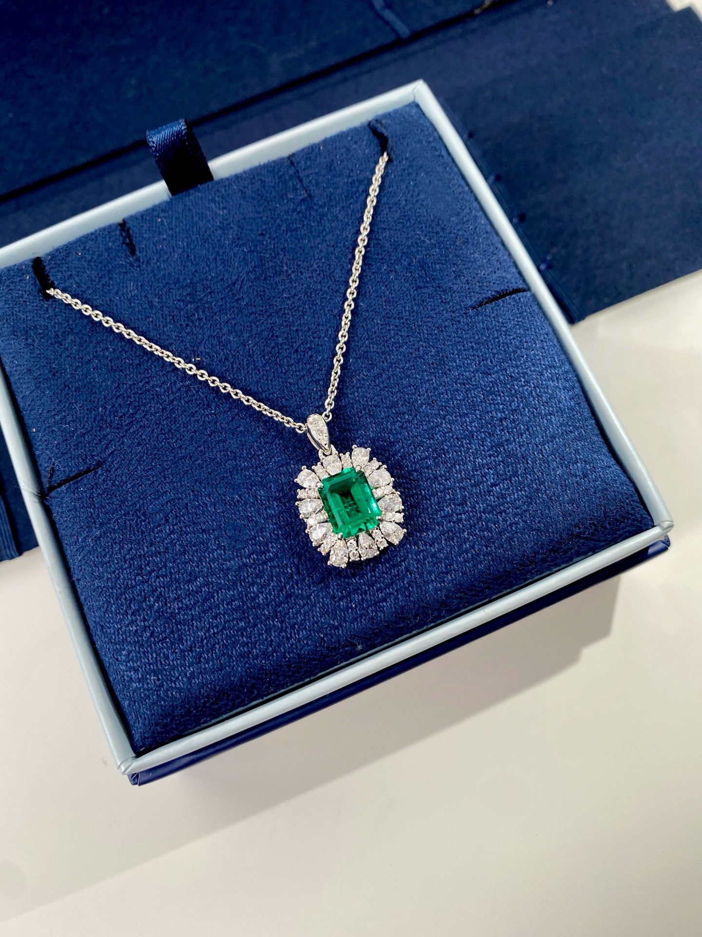 2.2ct Emerald Oasis Diamond Pendant, Earrings Set