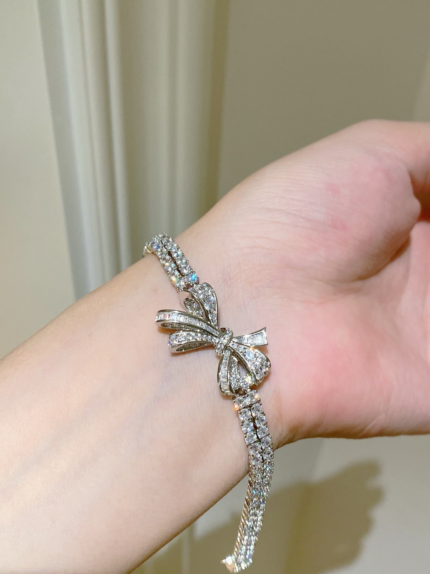 Lumière Bow Bracelet