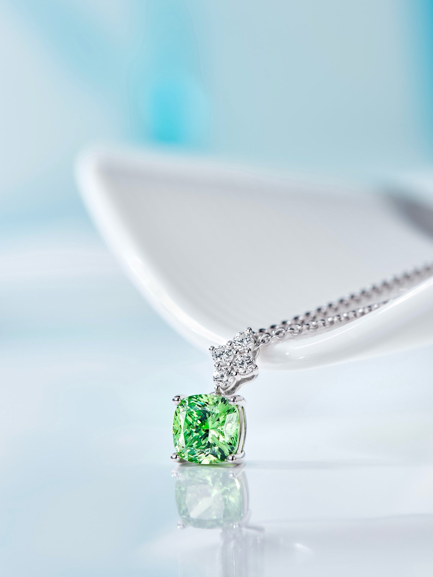 Verdant Radiance Cushion-Cut Pendant