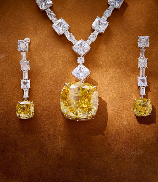 Golden Splendor Diamond Set