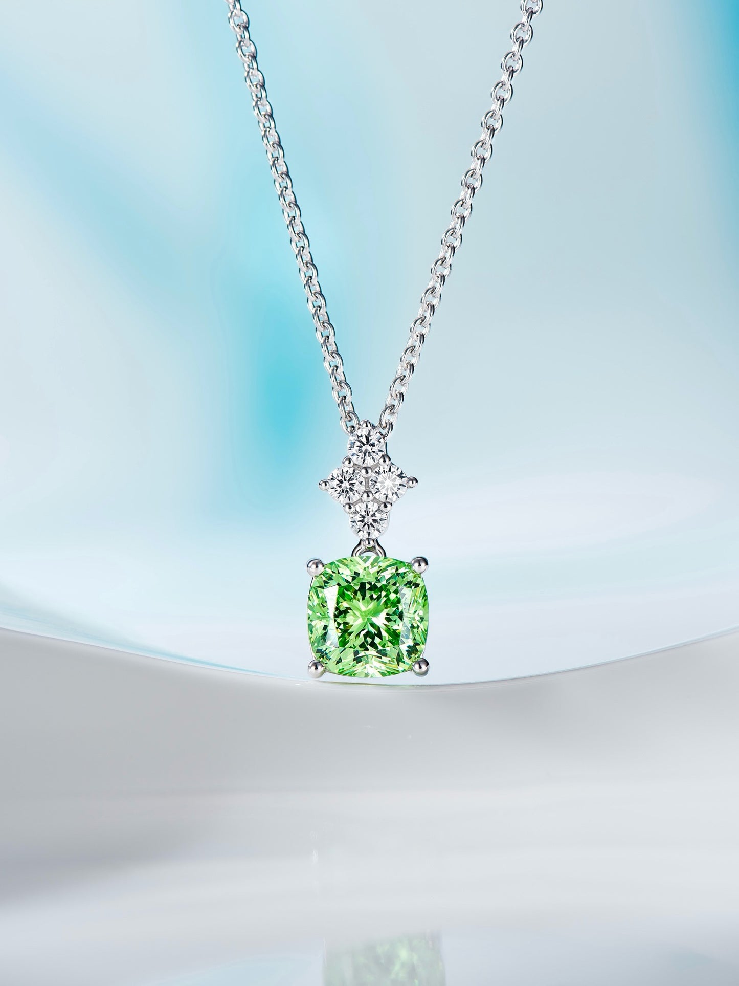 Verdant Radiance Cushion-Cut Pendant